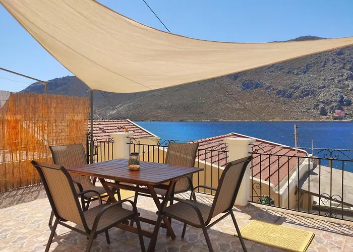 Gompos - Cozy Next To The Sea - Amazing Sea View 別荘 シミ