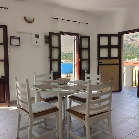 Gompos - Cozy Next To The Sea - Amazing Sea View