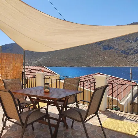 Gompos - Cozy Next To The Sea - Amazing Sea View Vakantiehuis Sými