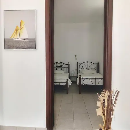 Gompos - Cozy Next To The Sea - Amazing Sea View Holiday home