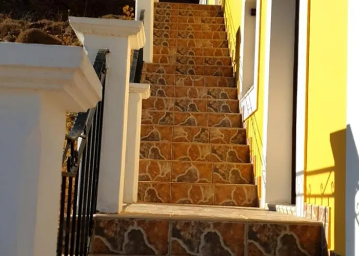 بيت للعطل Gompos - Cozy Next To The Sea - Amazing Sea View سيمي