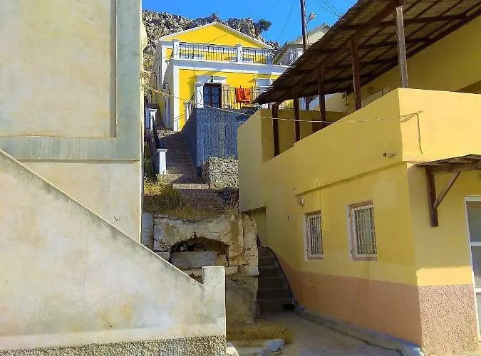 بيت للعطل Gompos - Cozy Next To The Sea - Amazing Sea View سيمي